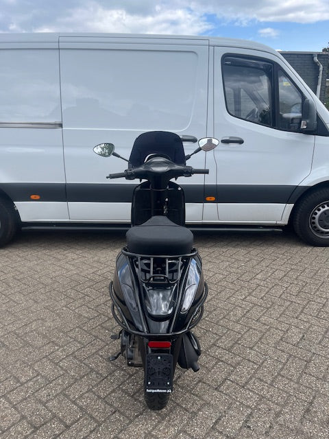 Vespa Sprint 2017- Black on Black