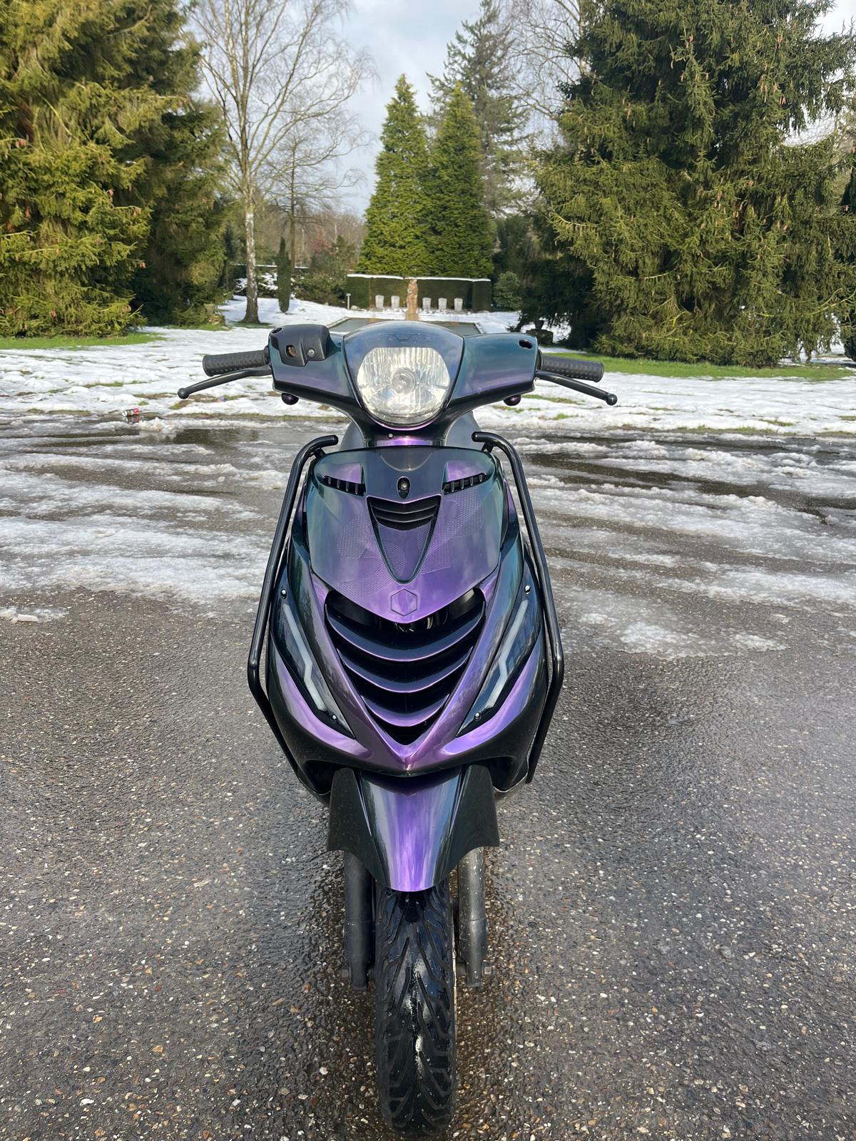Piaggio Zip 4T - Purple Green Cameleon