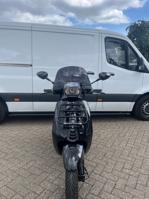 Vespa Sprint 2017- Black on Black